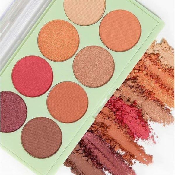 💗New PIXI + Heart defensor eyeshadow palette - Picture 3 of 6
